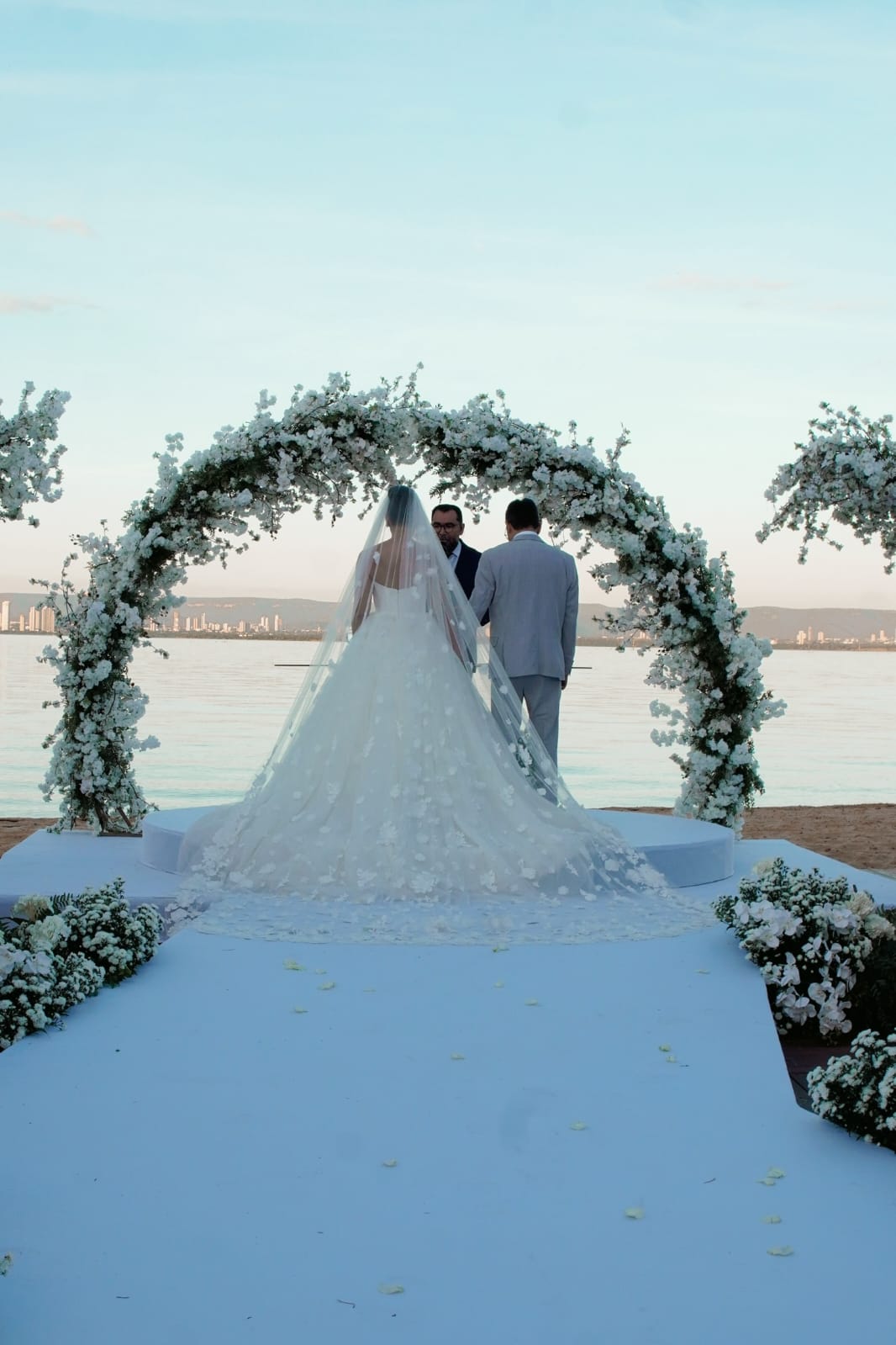 Gerlilton Aguiar em celebração de casamento — foto 9